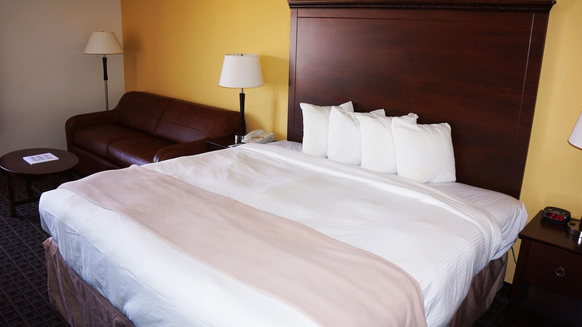 Hotel Americinn By Wyndham West