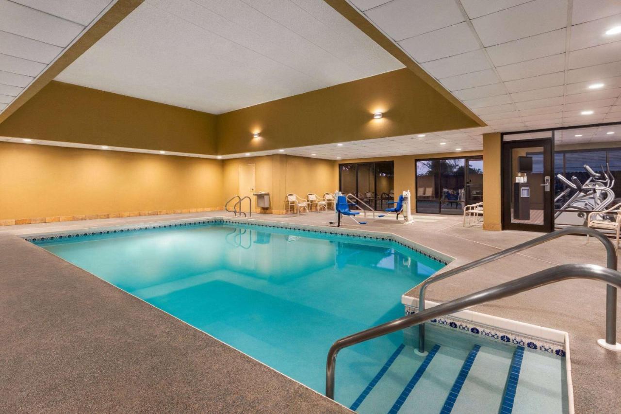 Americinn By Wyndham West 3*