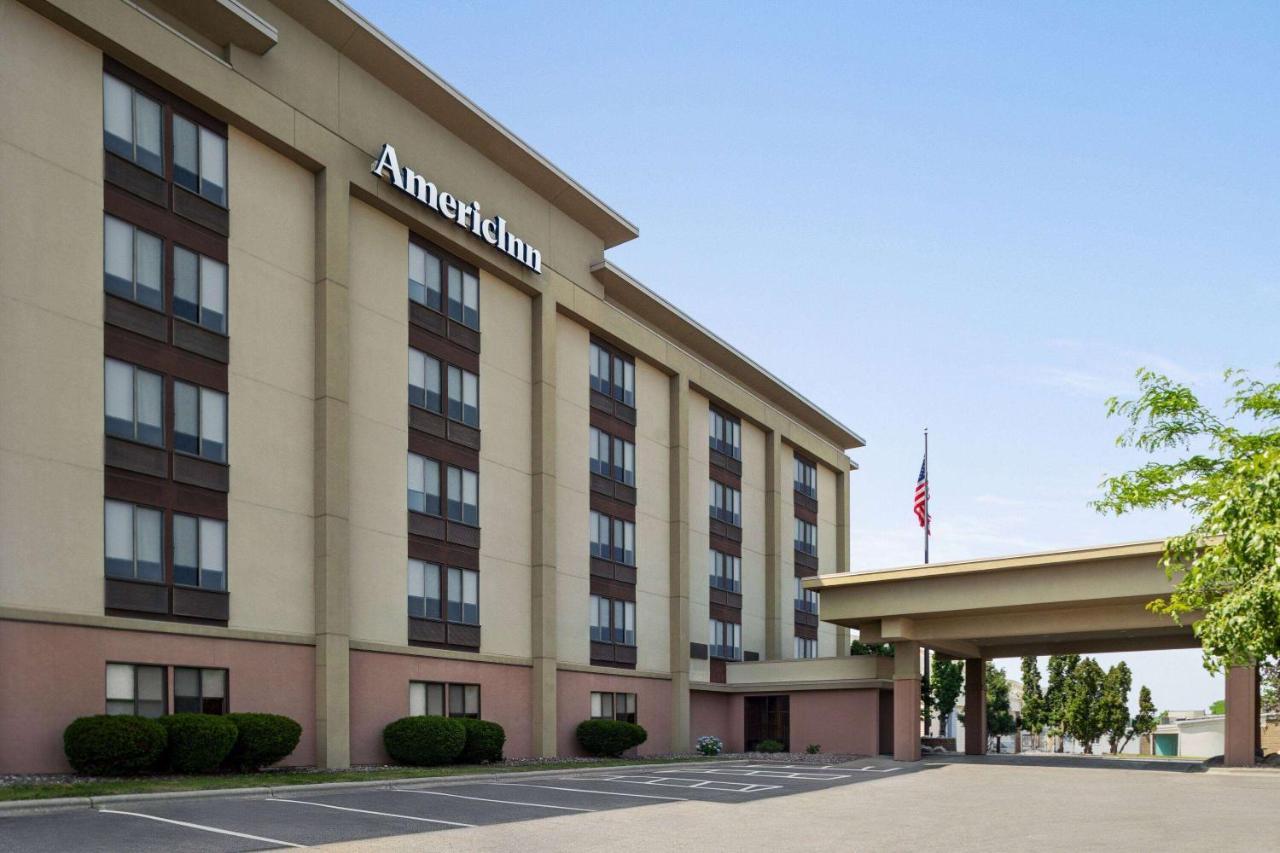 Americinn By Wyndham West Hotel