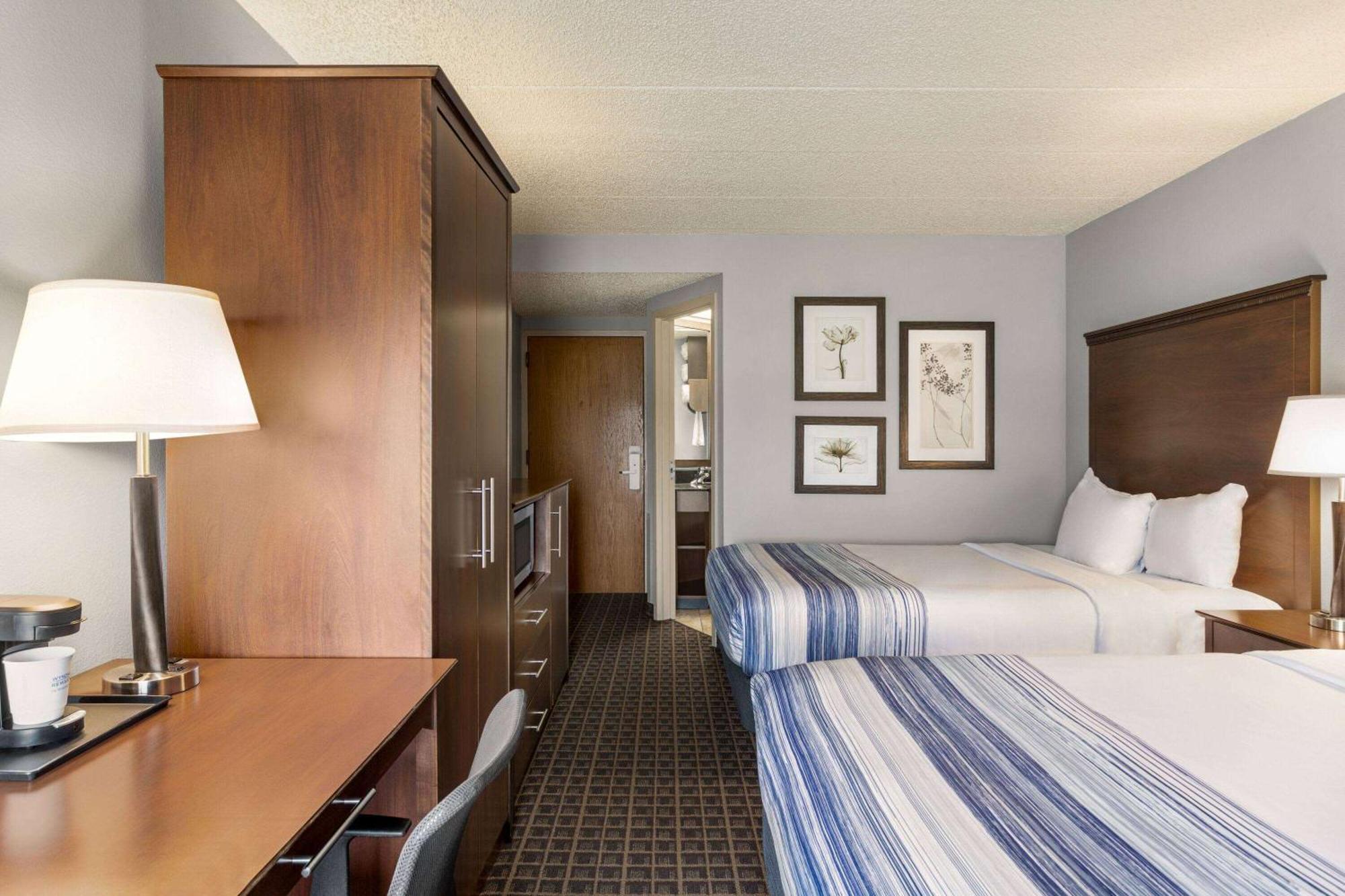 Hotel Americinn By Wyndham West Madison