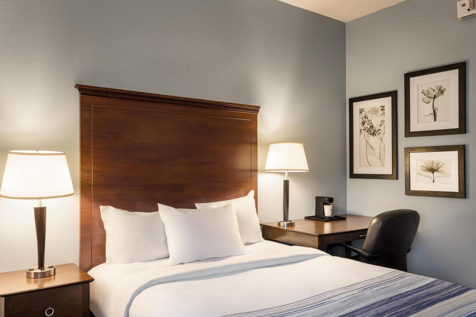 Americinn By Wyndham West Madison
