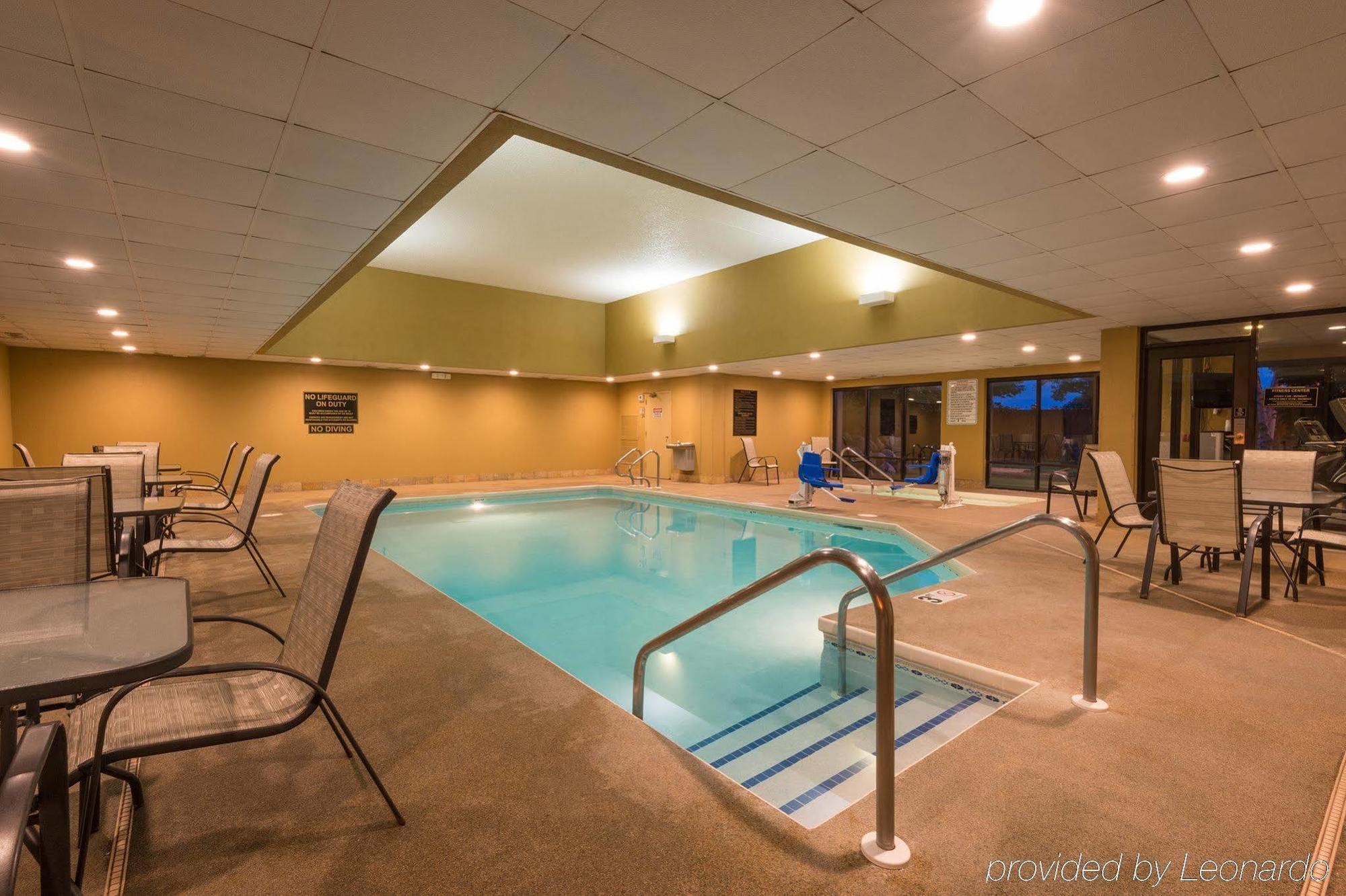 Americinn By Wyndham West