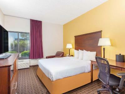 Americinn By Wyndham West Madison